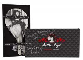 BETTIE PAGE - Bate de azotes